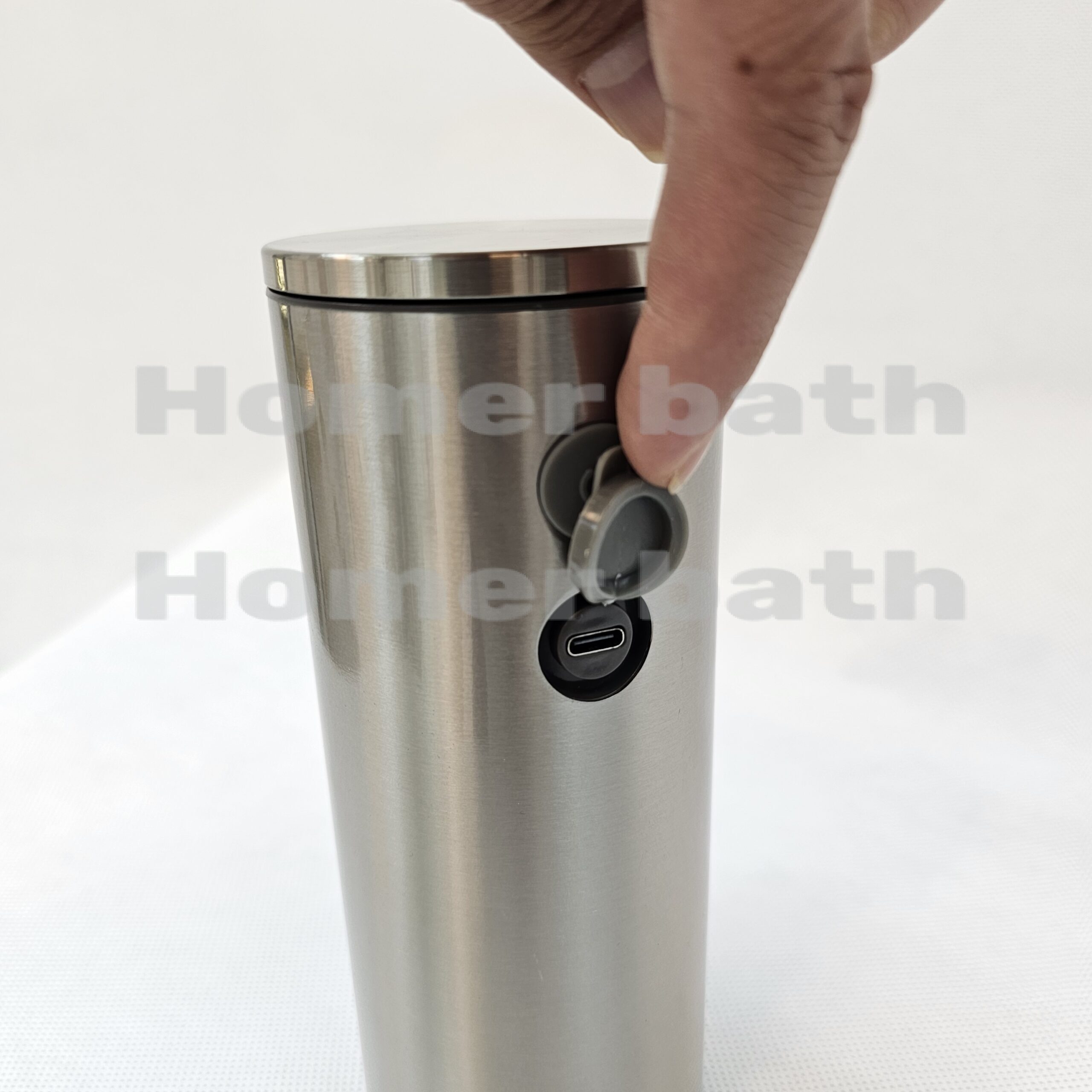 جای-مایع-چشمی-مات-اودی-رومیزی