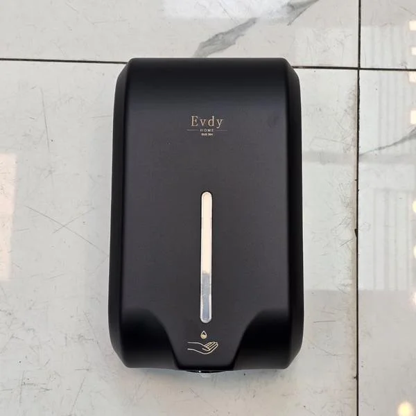 جای مایع چشمی مشکی مات اودی مدل ۷۲۰۶