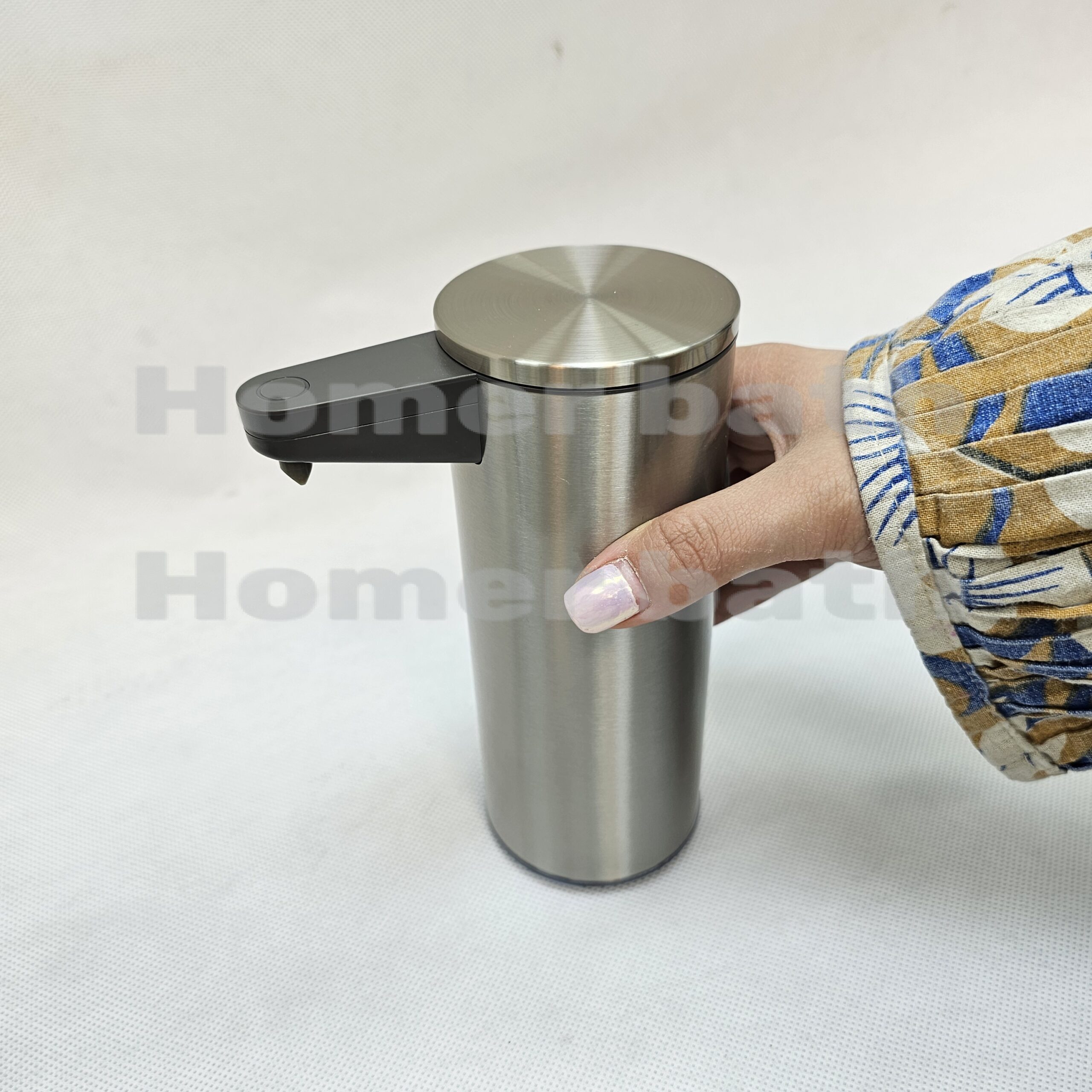 جای-مایع-چشمی-مات-اودی-رومیزی